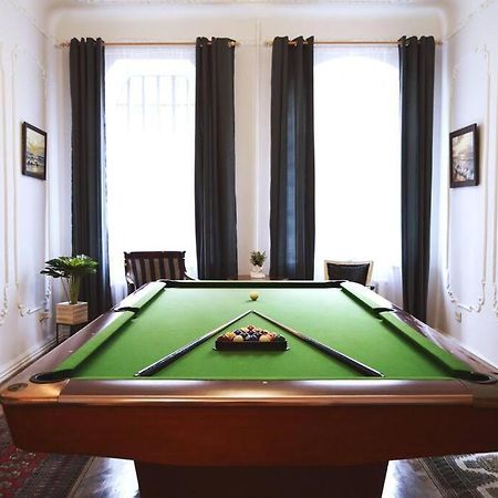 Unique Spacious Classic 3 Bedroom Midtown Apartment ! Billiard Room ! Riga Eksteriør billede