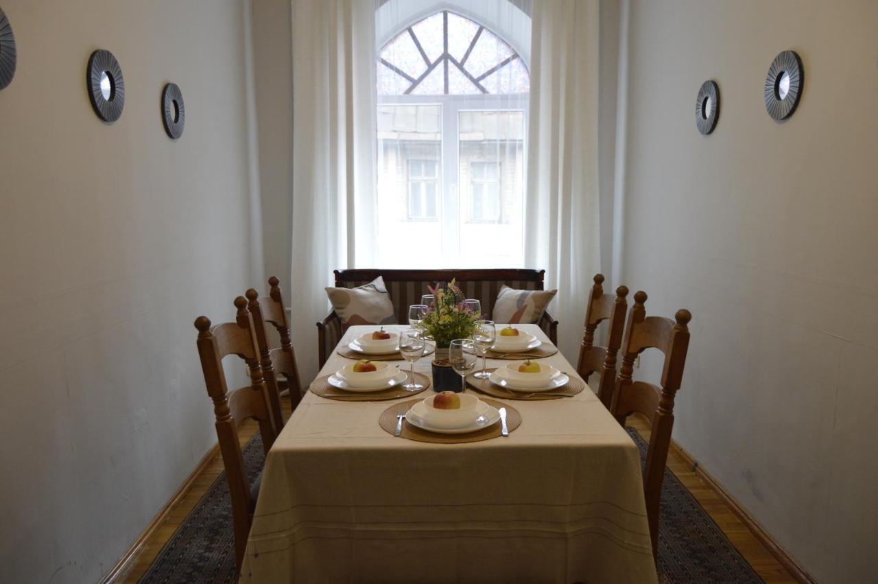 Unique Spacious Classic 3 Bedroom Midtown Apartment ! Billiard Room ! Riga Eksteriør billede