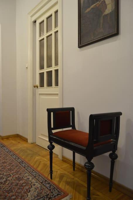 Unique Spacious Classic 3 Bedroom Midtown Apartment ! Billiard Room ! Riga Eksteriør billede