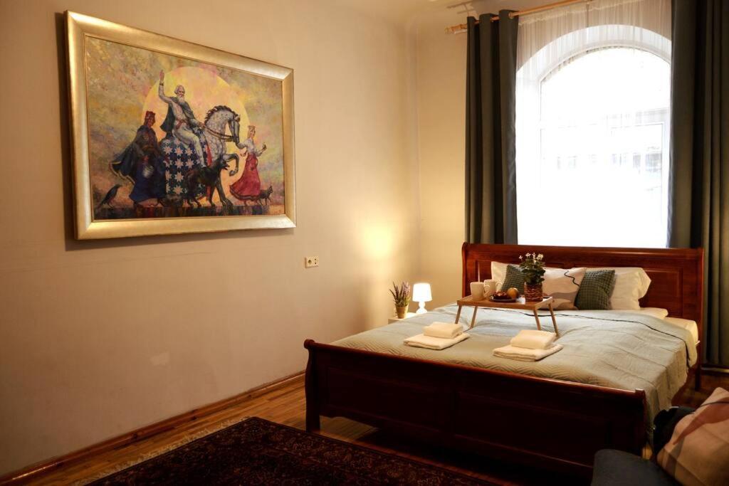 Unique Spacious Classic 3 Bedroom Midtown Apartment ! Billiard Room ! Riga Eksteriør billede