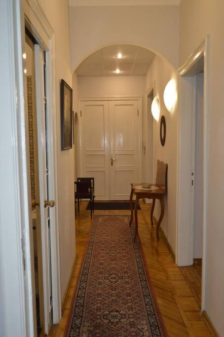 Unique Spacious Classic 3 Bedroom Midtown Apartment ! Billiard Room ! Riga Eksteriør billede