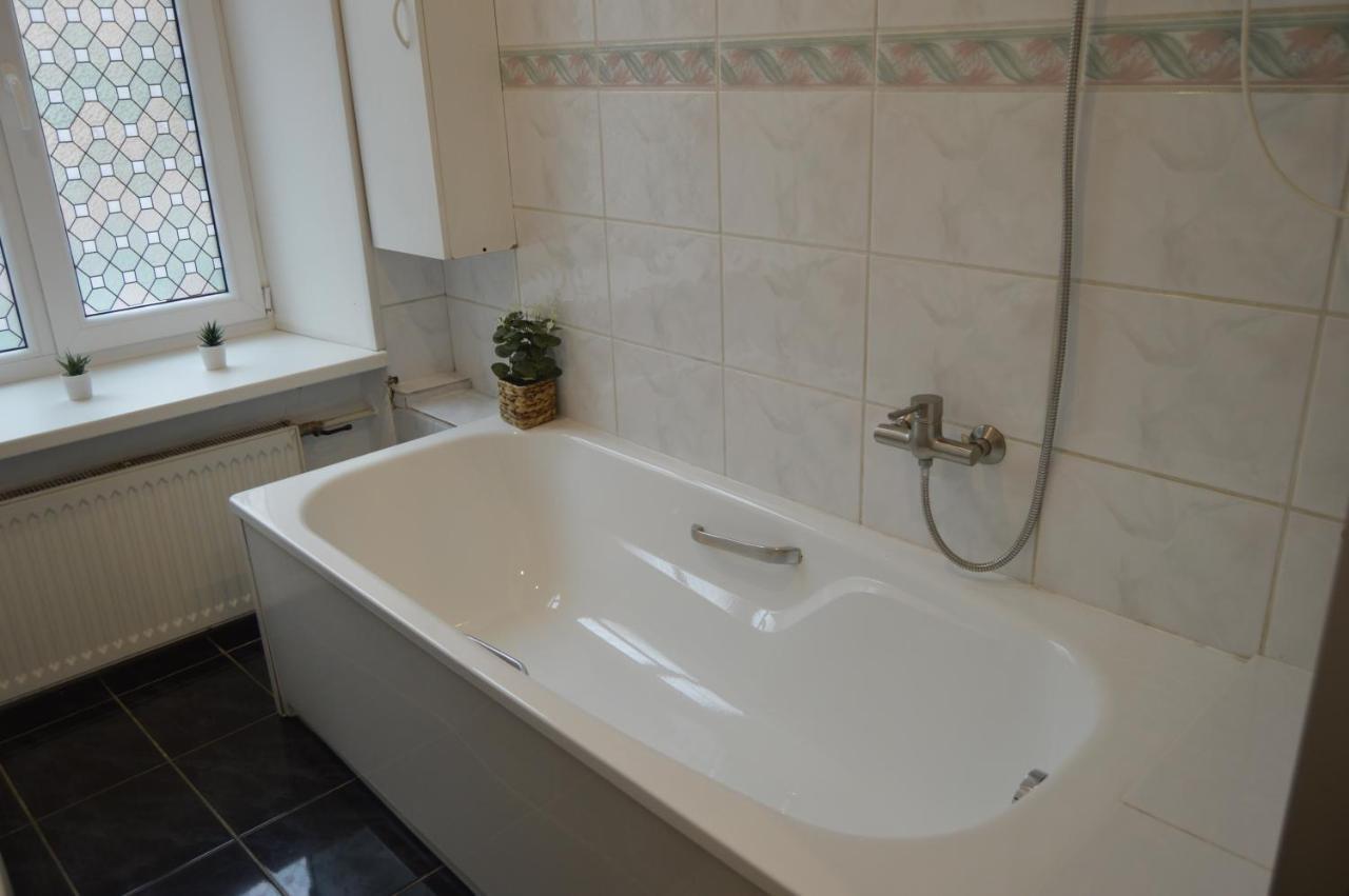 Unique Spacious Classic 3 Bedroom Midtown Apartment ! Billiard Room ! Riga Eksteriør billede