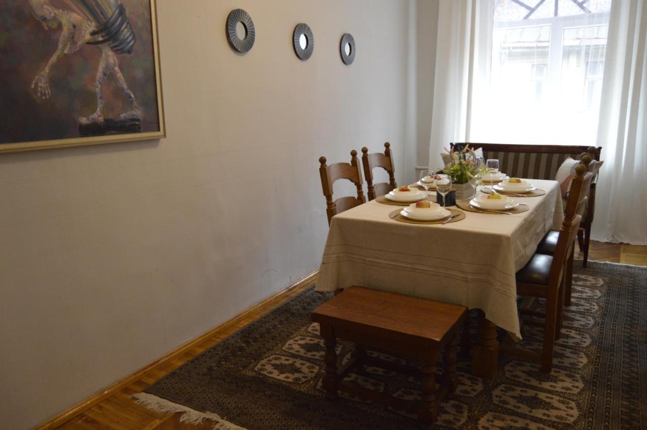 Unique Spacious Classic 3 Bedroom Midtown Apartment ! Billiard Room ! Riga Eksteriør billede